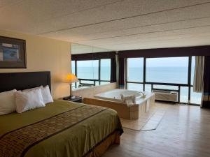 1 King Bed, One-Bedroom, Suite, Oceanfront, Non-Smoking room in Travelodge by Wyndham Suites Virginia Beach Oceanfront