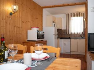 Chalets Chalet Mitoyen 3 Pieces 6 Pers. avec Terrasse et Piscine - Residence Le Hameau du Puy, Devoluy - FR-1-504-483 : photos des chambres