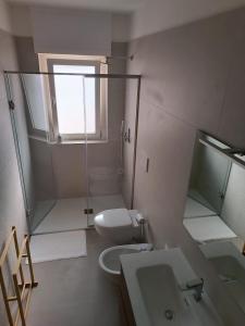 Yellow flowers case con garage ed ascensore