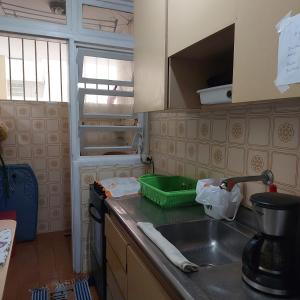 Guarujá-Pitangueiras-Quarto Privativo em apto compartilhado