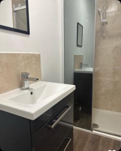 The luxe by Viennese Aparts 2 Bedroom!