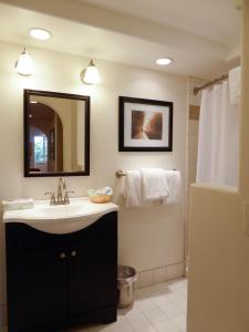 Carmel Dolores Cottages