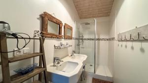 Villas Belle maison familiale avec piscine et parking : photos des chambres