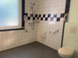 Hotels Logis Hotel Restaurant La Vraine : Chambre Triple