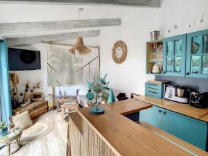 Jolie petite villa au coeur des Capellans Piscine