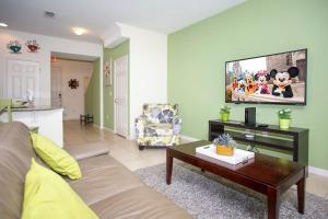 Family Friendly 4 Bedrooms with GameRoom close to Disney in Compass Bay 5103