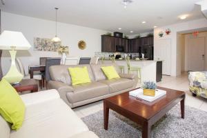 Family Friendly 4 Bedrooms with GameRoom close to Disney in Compass Bay 5103