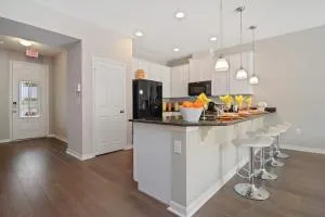 4Bd Sleeps 9 w Jacuzzi Close to Disney @ Compass Bay 5113C - 基西米