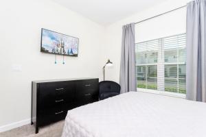 Magnificent 5Bd w Pool Close to Disney @Storey Lake 4800