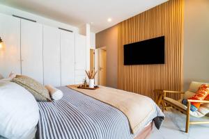 Casa Flor- Quiet, Secure, Serene Central Cabo Condo, Pool Views!