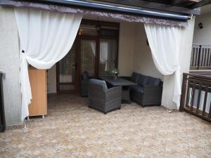 Studio Sea Breeze Veranda in Santa Marina