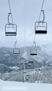 Studio lumineux avec vue et accès sur les pistes ! Coup de coeur