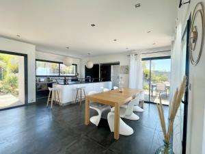 Villas Villa Mylena avec vue sur la baie d-Ajaccio : photos des chambres