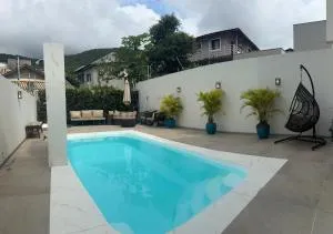 Suítes De Pádua - Quartos com banheiro privativo em casa ampla e moderna em Santo Antônio de Lisboa - Florianópolis - SC - BR - 里斯本圣安东尼奥