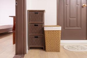 Seokchon Lake Family House