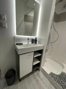 Studio indépendant dans maison d habitation