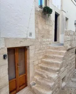 Santa Lucia - 诺伊卡塔罗