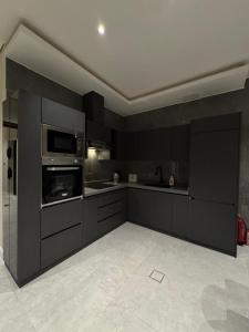 Amara - Almalqa 3BR LUXE 2