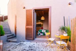 Private Garden Studio 3 Min Walk to Metro