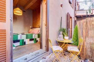 Private Garden Studio 3 Min Walk to Metro