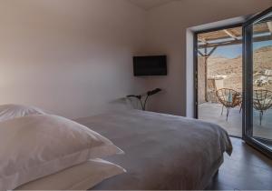 amal kythnos suites
