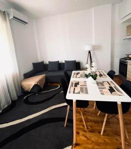 Olympia House Dionisos and Dimitra I