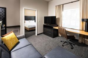One-Bedroom King Suite with Sofa Bed and Adapted Tub - Mobility and Hearing Accessible room in Residence Inn Las Vegas South/Henderson