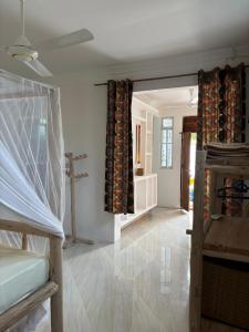 Samia House
