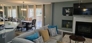 Single Rm or Entire Home Near Uptown Charlotte