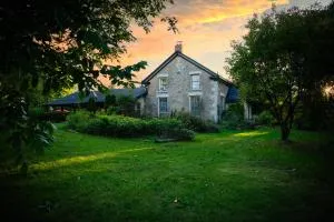 Stonefox Retreat - Walter's Falls