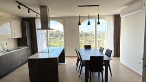 The Valley Collection - Suite B19