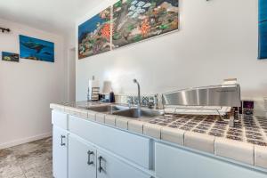 Artsy Studio with Patio 25 Mi to Santa Fe