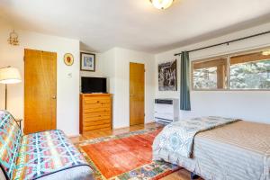 Artsy Studio with Patio 25 Mi to Santa Fe