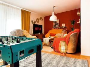 Roof Shelter with Balcony City View Foosball