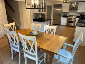 Perfect location! Minutes to beaches! Beach pass!