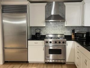 Perfect location! Minutes to beaches! Beach pass!