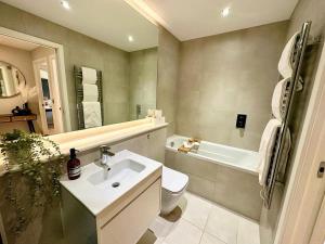 Luxury Property, Prime Location, Free Parking