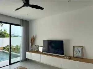 Stylish Pool Villa Room - Ban Ket Ho