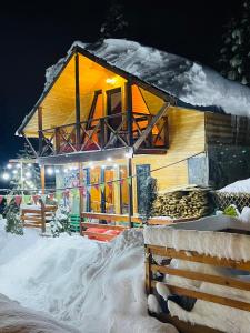 Wooden huts In Mestia-Hut for 14