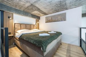 Center loft apartment near port