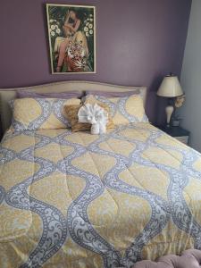 Spacious 2 en-suite BR, heated pool & spa retreat