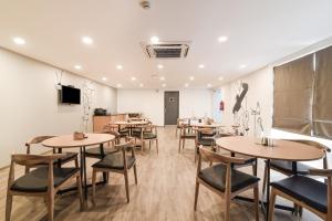 TOWNHOUSE XOTEL