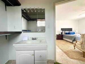 Real Del Mar Tijuana Apt for 2 guests