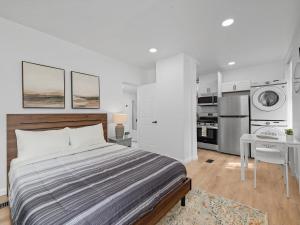 Shadyside, Central !2 Bright and Stylish Studio With Free Parking