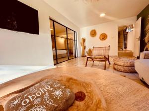 Oboho - Le gîte bohème (Pieds dans l’eau - Lit King Size - Jardin)