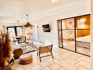 Oboho - Le gîte bohème (Pieds dans l’eau - Lit King Size - Jardin)