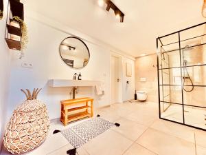 Oboho - Le gîte bohème (Pieds dans l’eau - Lit King Size - Jardin)