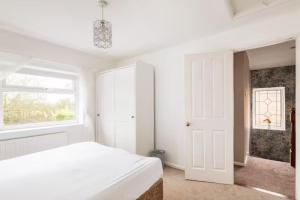 Spacious 3 Bed Home in Kidlington Garden and Parking Access