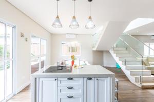 Atibaia com piscina, churrasqueira, sinuca, pingpong