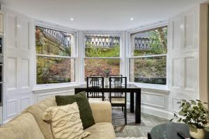 Stylish 3-Bedroom Apartment in Central Glasgow